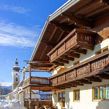 Bettina Mitterwallner *